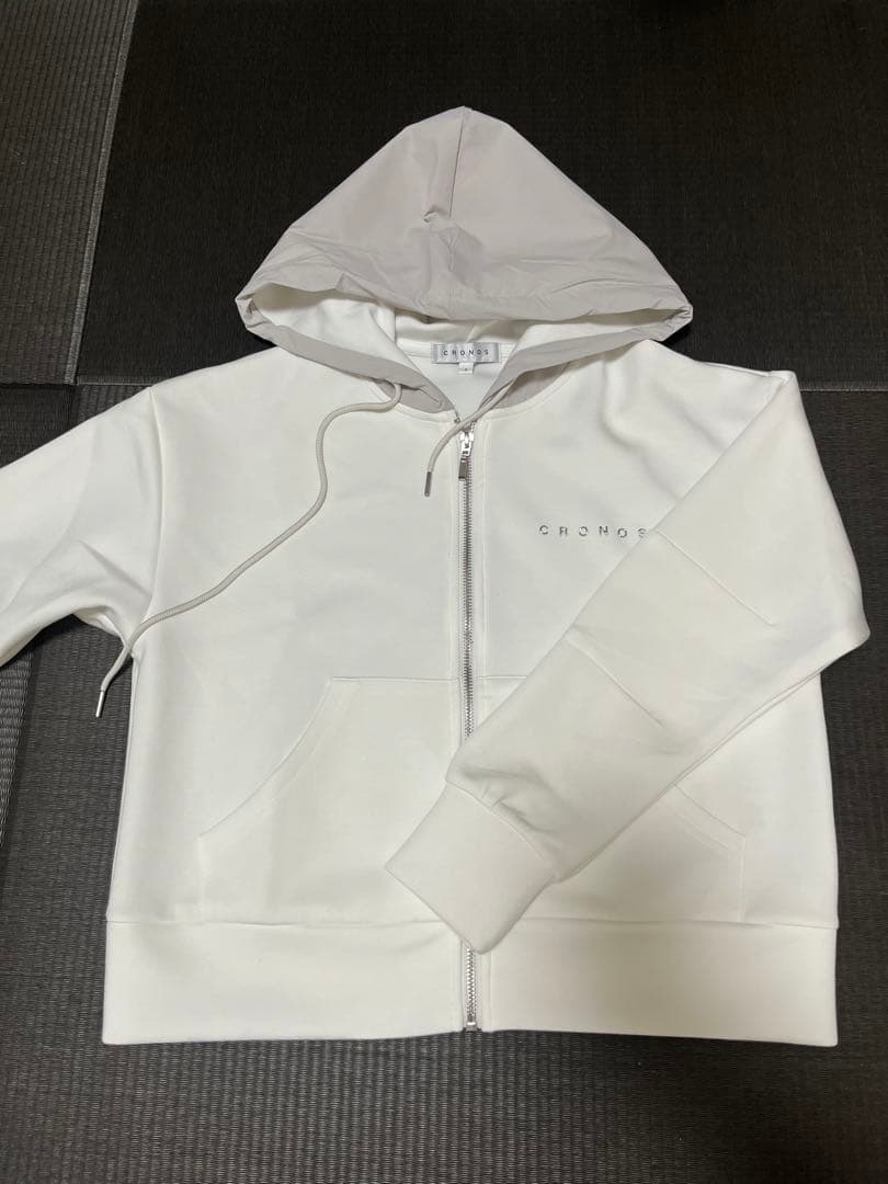 CRONOSホワイト フード付きパーカー