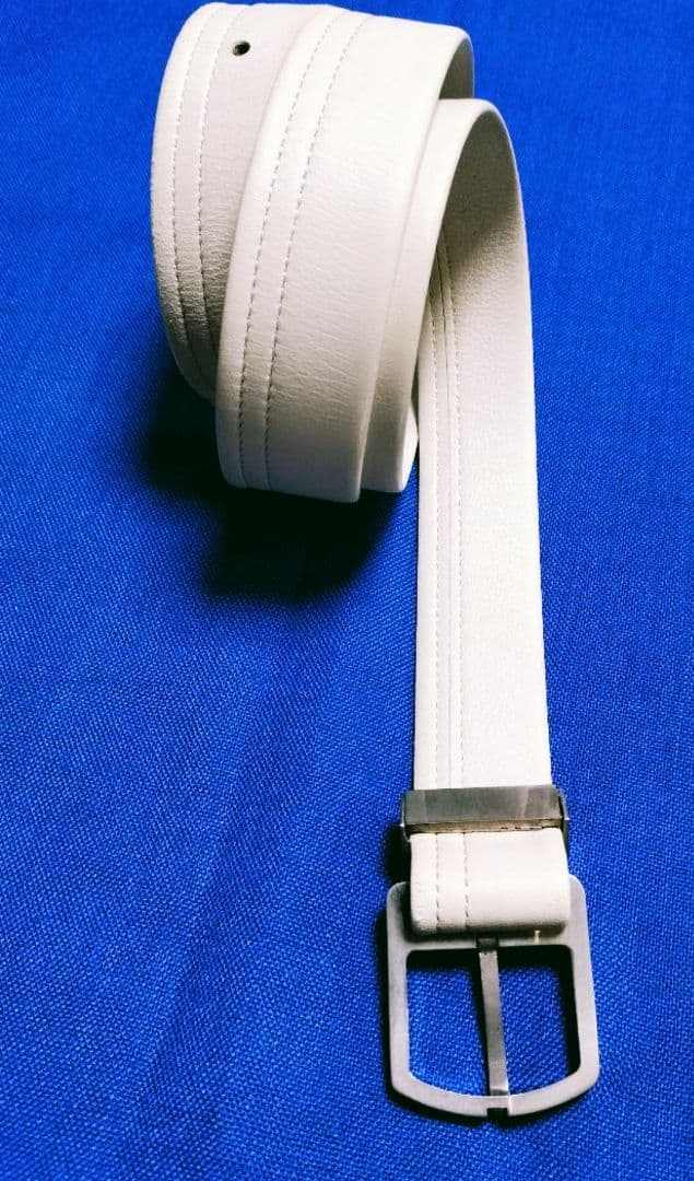 ✨特選品✨《LOEWE》✨ホワイト本革ベルト シルバーバックル 白ステッチベルト