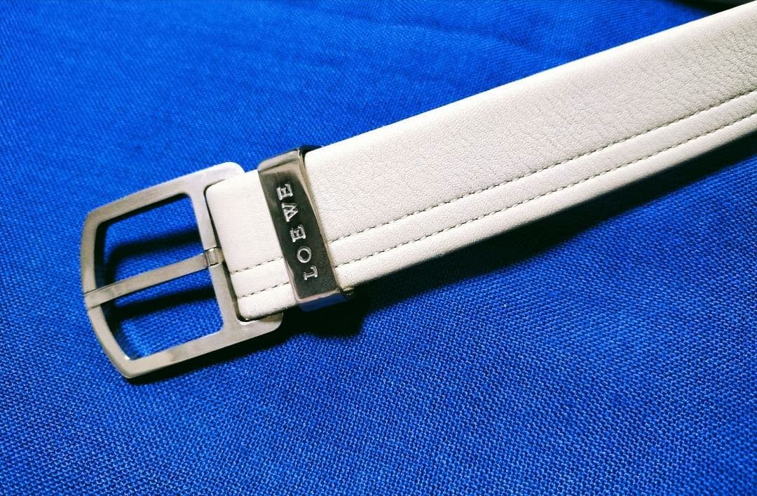 ✨特選品✨《LOEWE》✨ホワイト本革ベルト シルバーバックル 白ステッチベルト