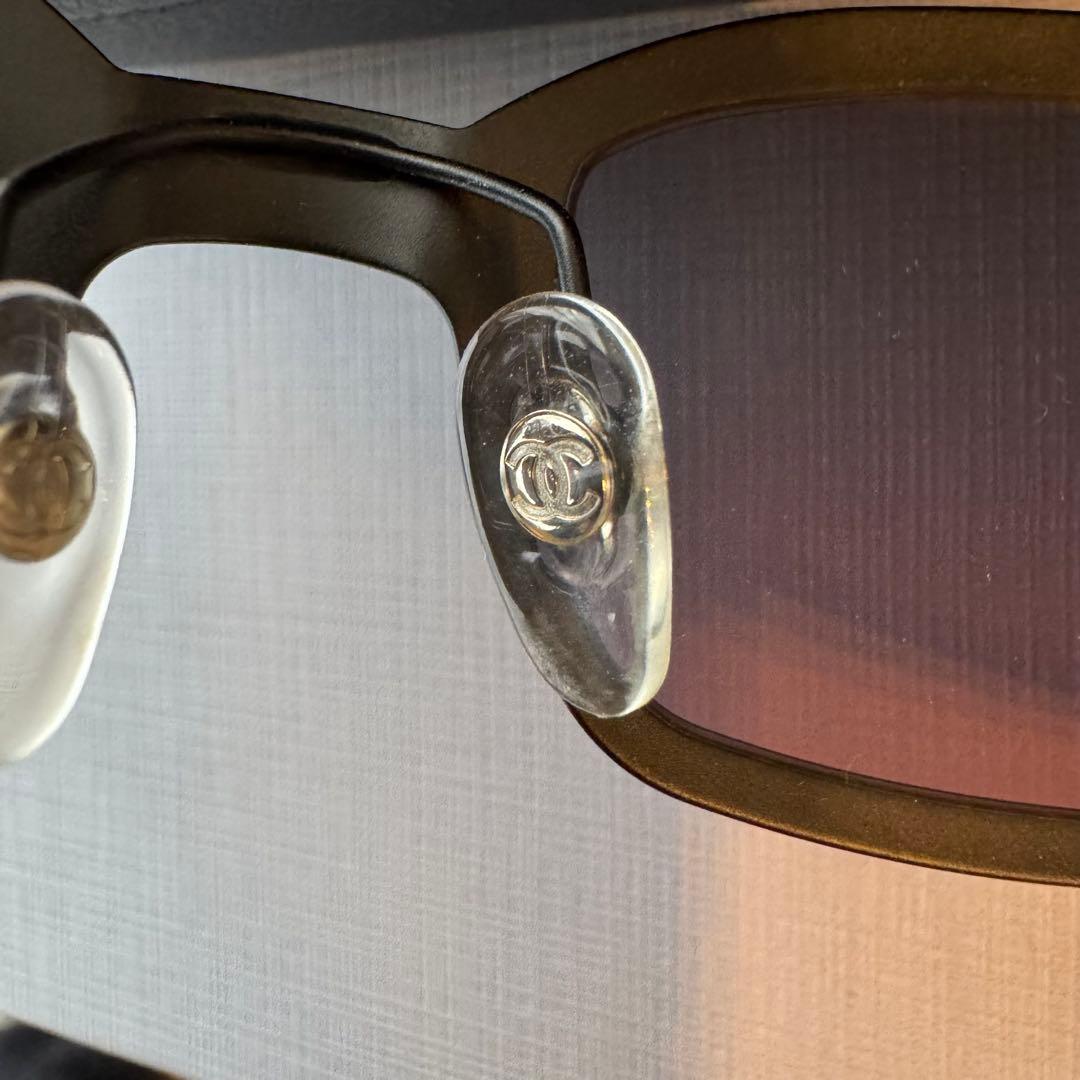 CHANEL ブラック スクエア サングラス ケース付き