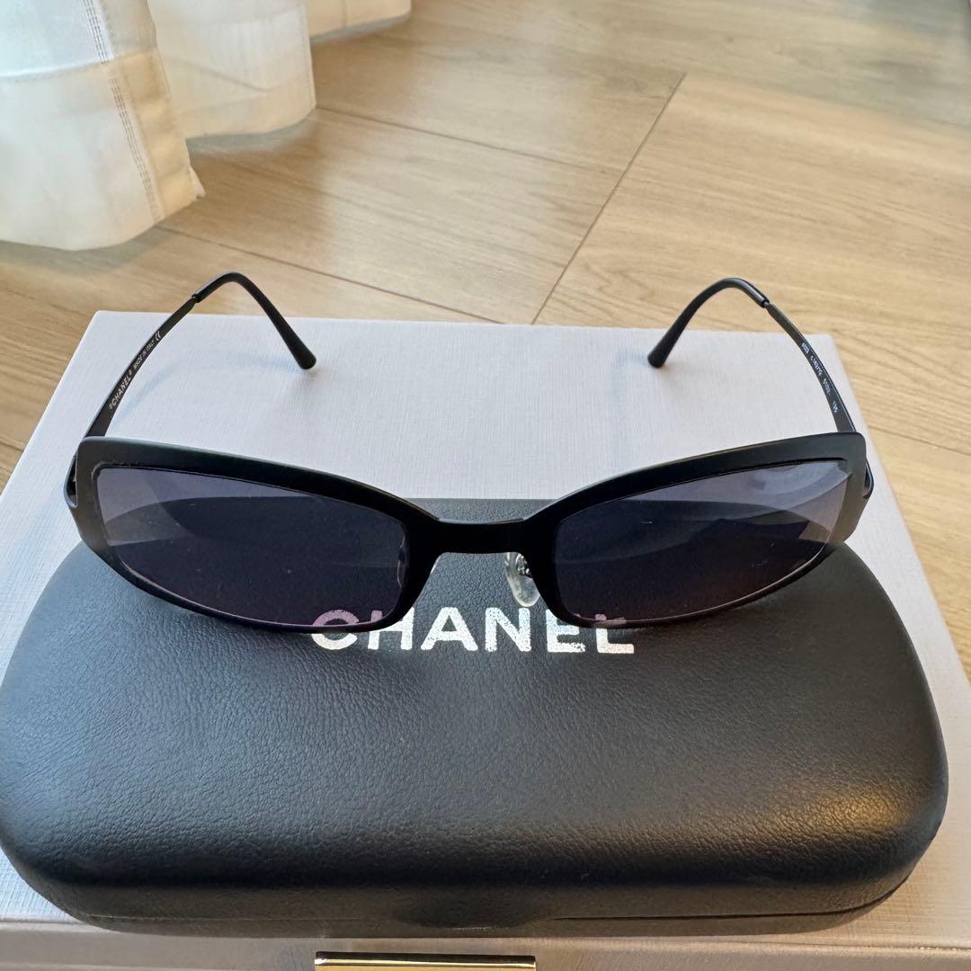 CHANEL ブラック スクエア サングラス ケース付き