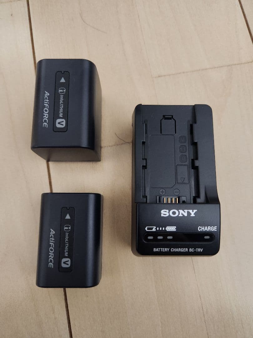 SONY HDR-CX180 ハンディーカム　ビデオカメラ　バッテリー　2個付き