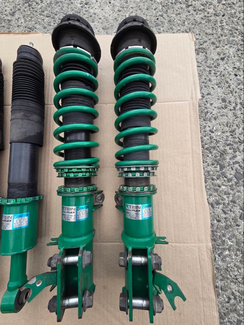 HONDA フリード　GB3 TEIN サスペンションキット　車高調