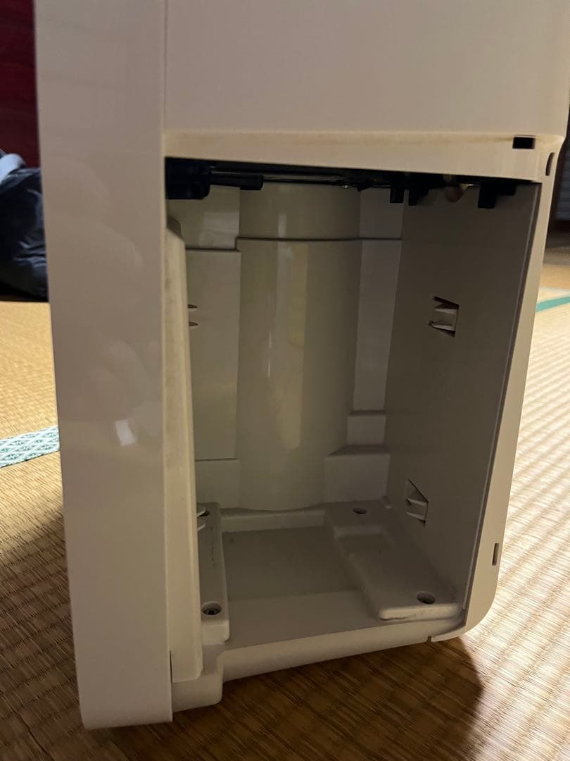 衣類乾燥除湿器 シャープ プラズマクラスター7000 CV-N71-W