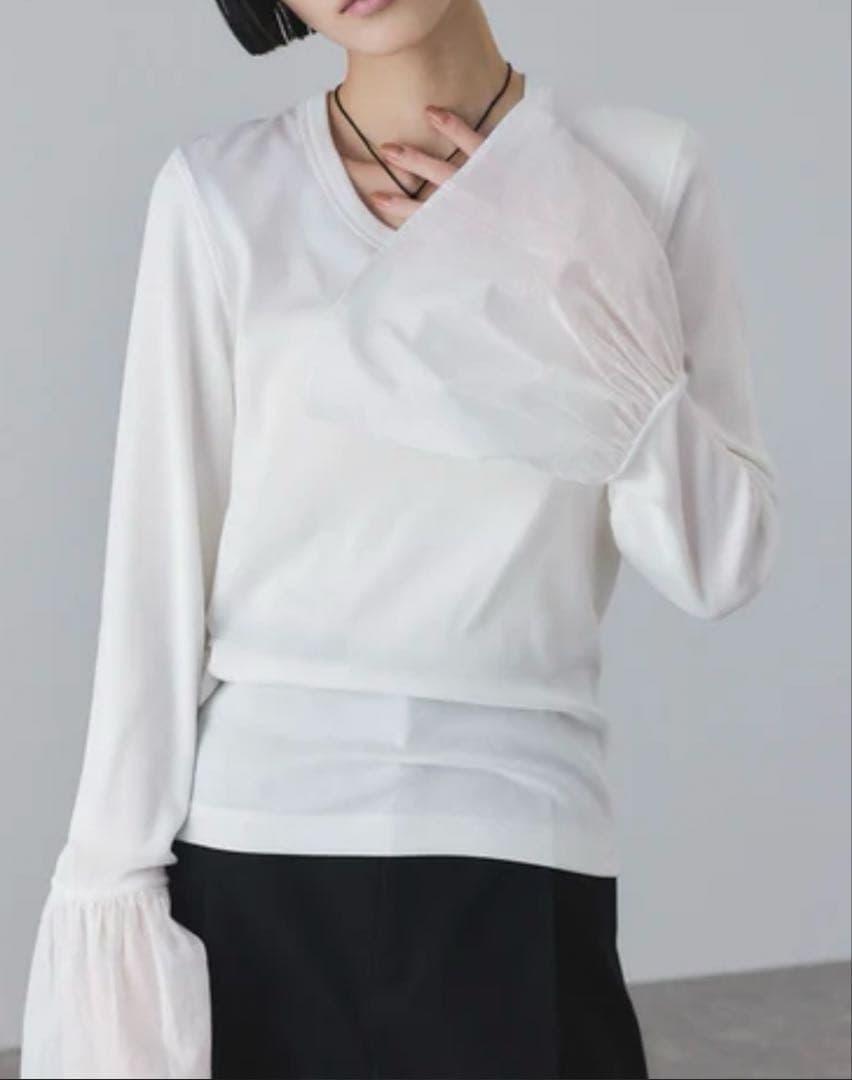 アダムエロペ　カフスフレアーリブプルオーバー　白