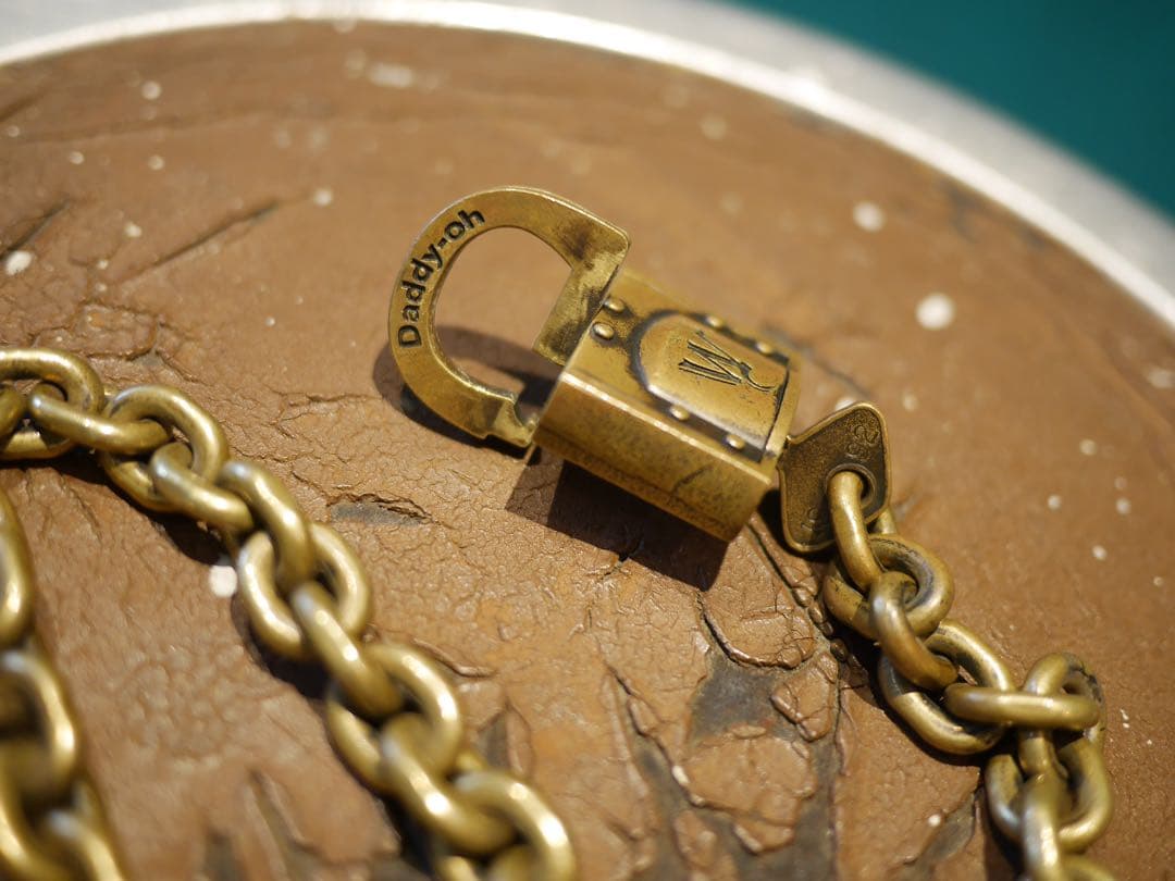 WEIRDOウィアード パドロックウォレットチェーン　真鍮ブラス