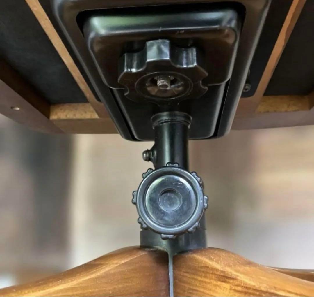 カリモク　コロニアル　デスクチェア　アームチェア 回転椅子