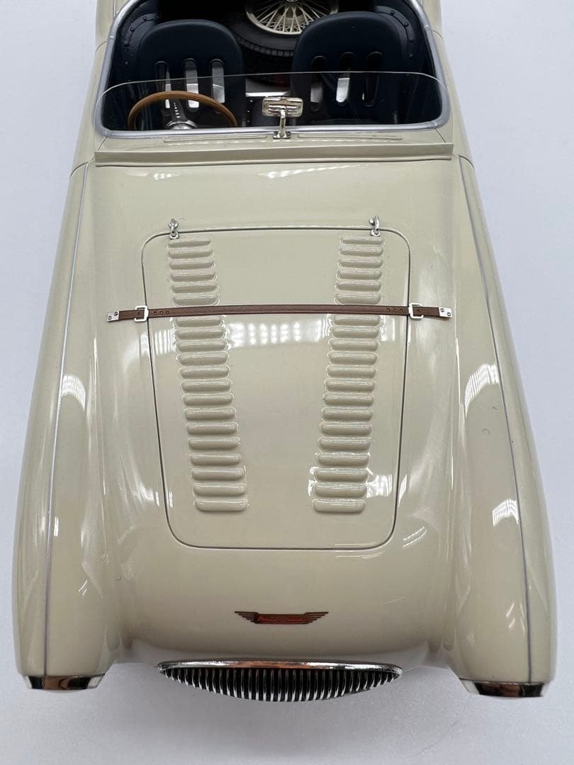 No370 ミニカー1/18箱あり Austin Healey100S 1955