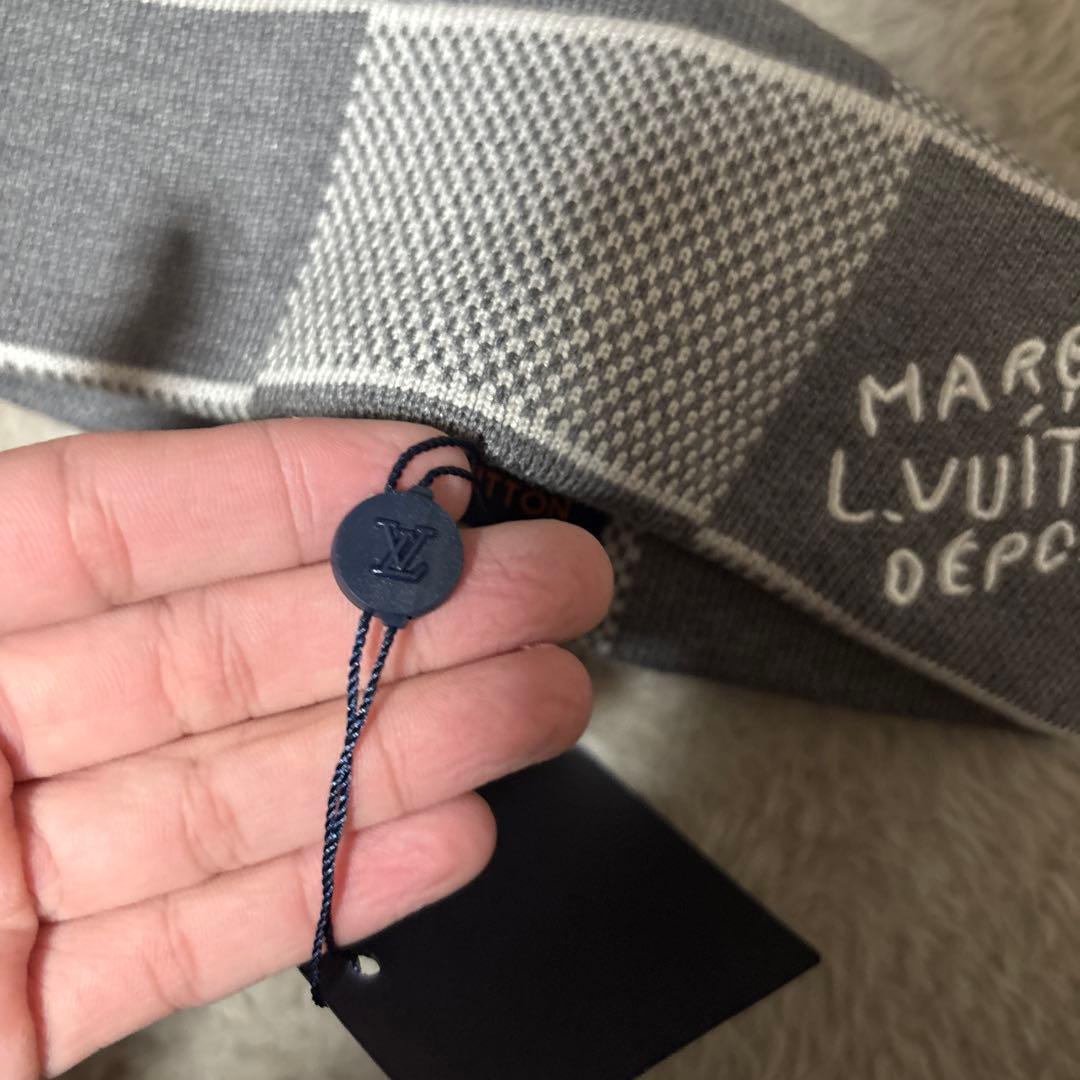 LOUIS VUITTON グレーニット帽