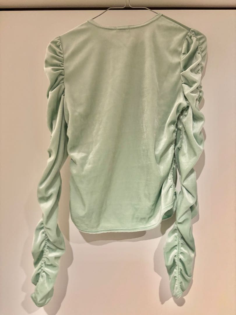 ＜H＞ベロア シャーリングスリーブカットソー