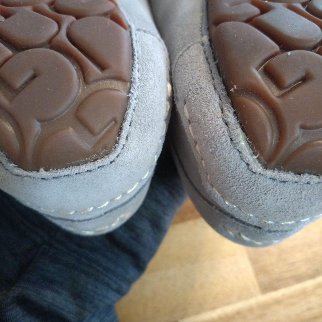 ほぼ未使用UGG モカシン　アンスレーライトグレー　8