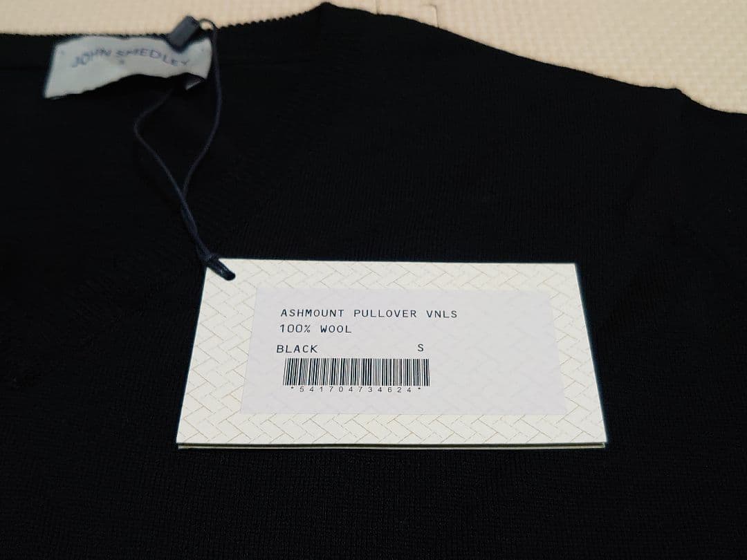 もつなべ　新品 JOHN SMEDLEY ブラック Vネック セーター S
