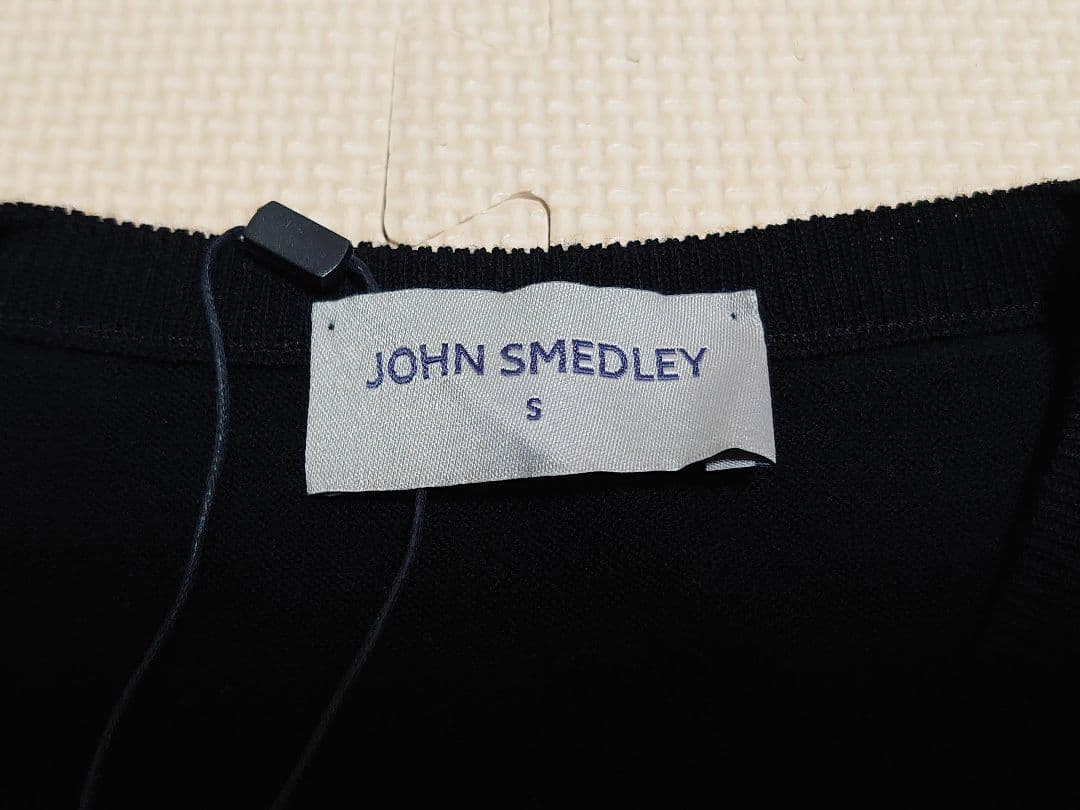 もつなべ　新品 JOHN SMEDLEY ブラック Vネック セーター S