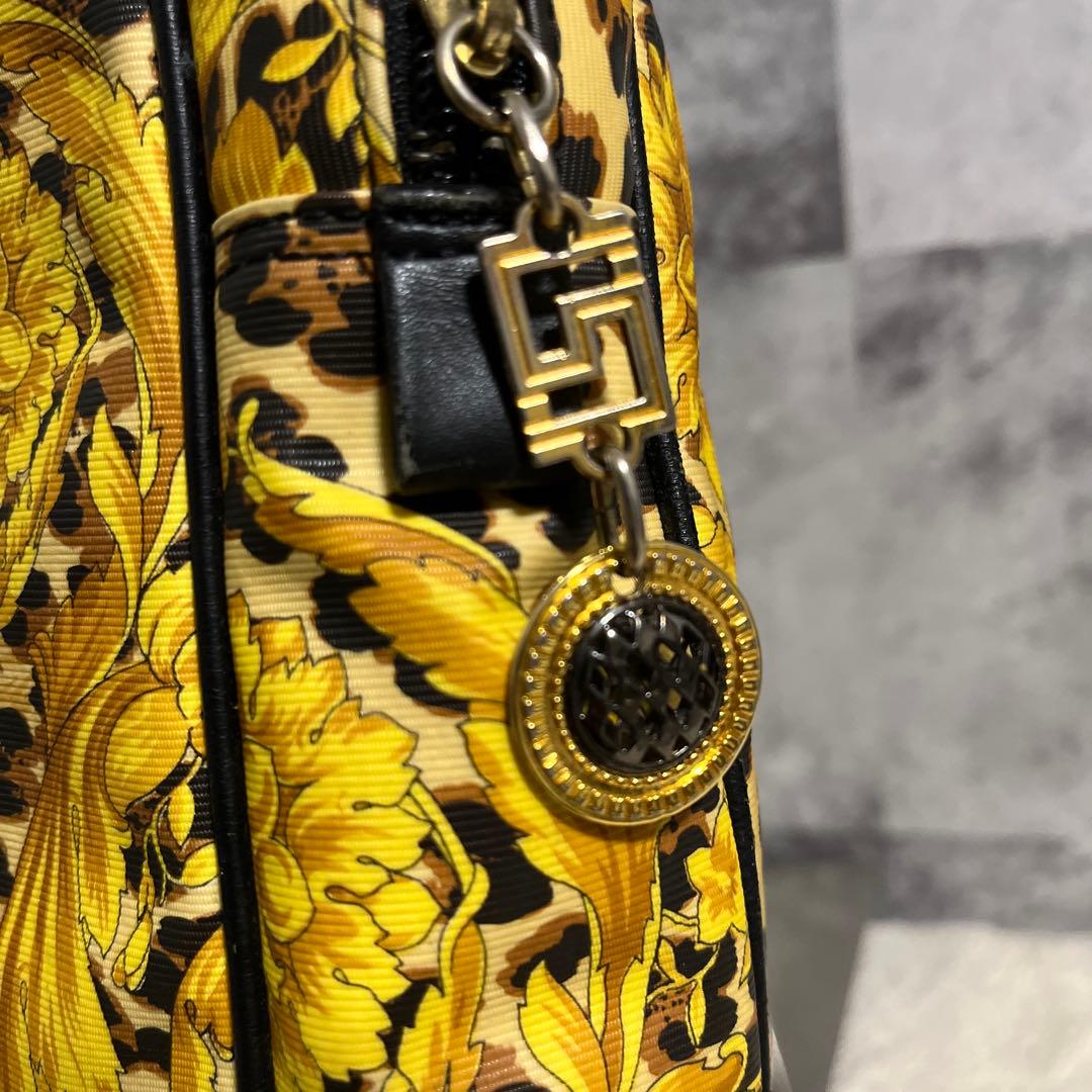 ヴェルサーチ　Versace トートバッグ　ブラック✖️ゴールド　レオパード柄