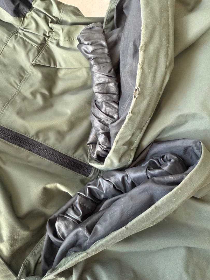 The North Face 子ども用スキーウェア オリーブグリーン