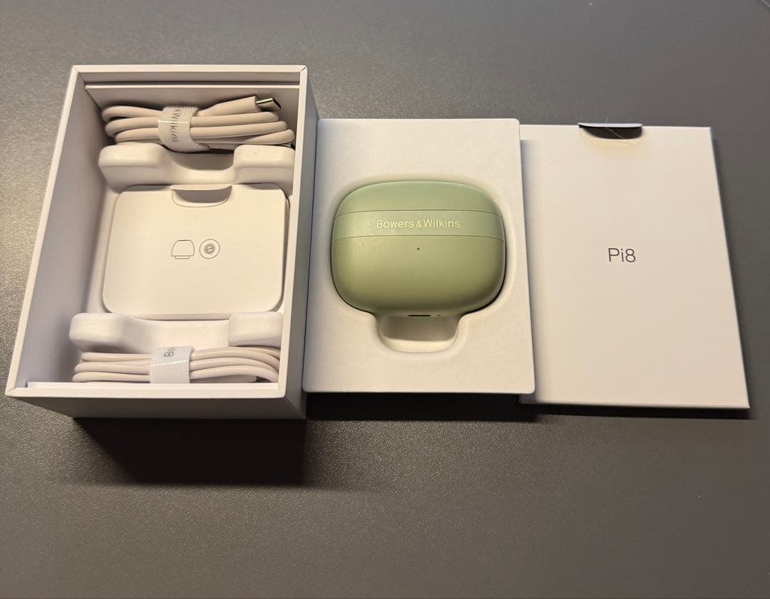 イヤホン B&W Pi8