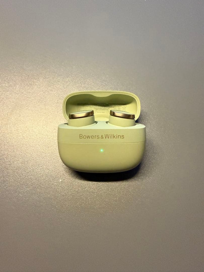 イヤホン B&W Pi8