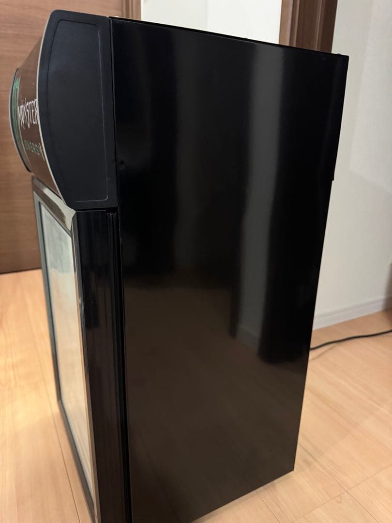 光る！Monster Energy ロゴ入り冷蔵庫