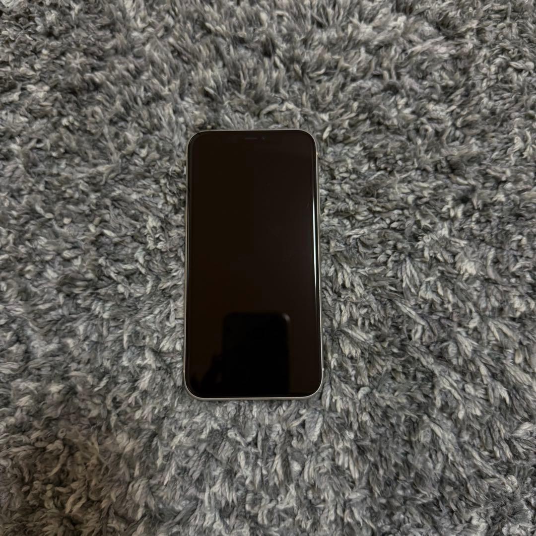 iPhone 11 ホワイト 128 GB au