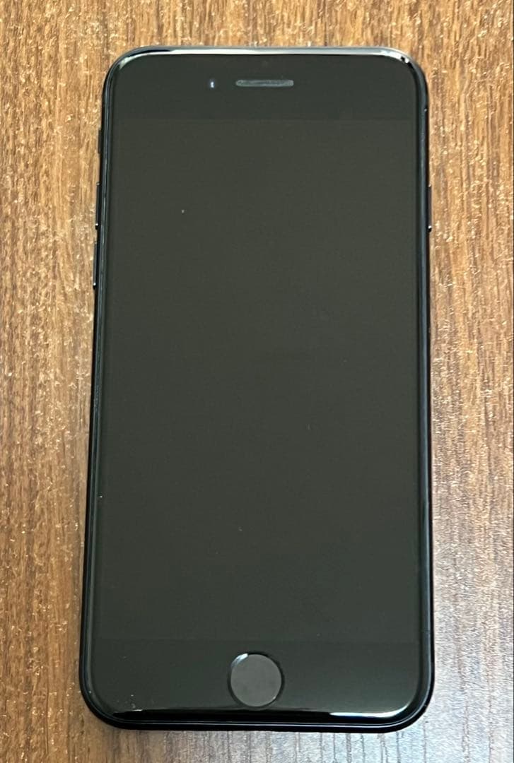 Apple iPhone SE ミッドナイト(ブラック)本体