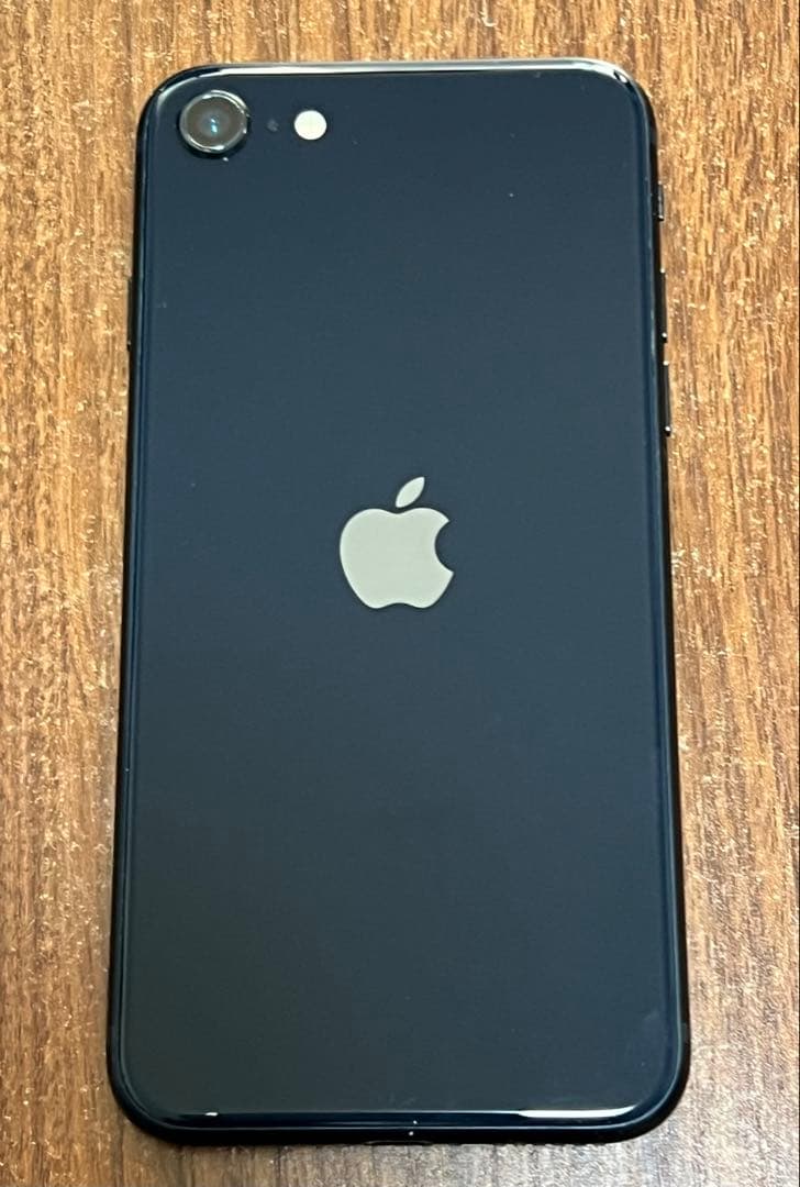 Apple iPhone SE ミッドナイト(ブラック)本体