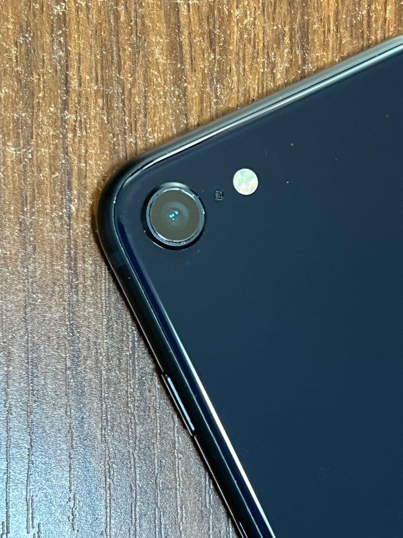 Apple iPhone SE ミッドナイト(ブラック)本体