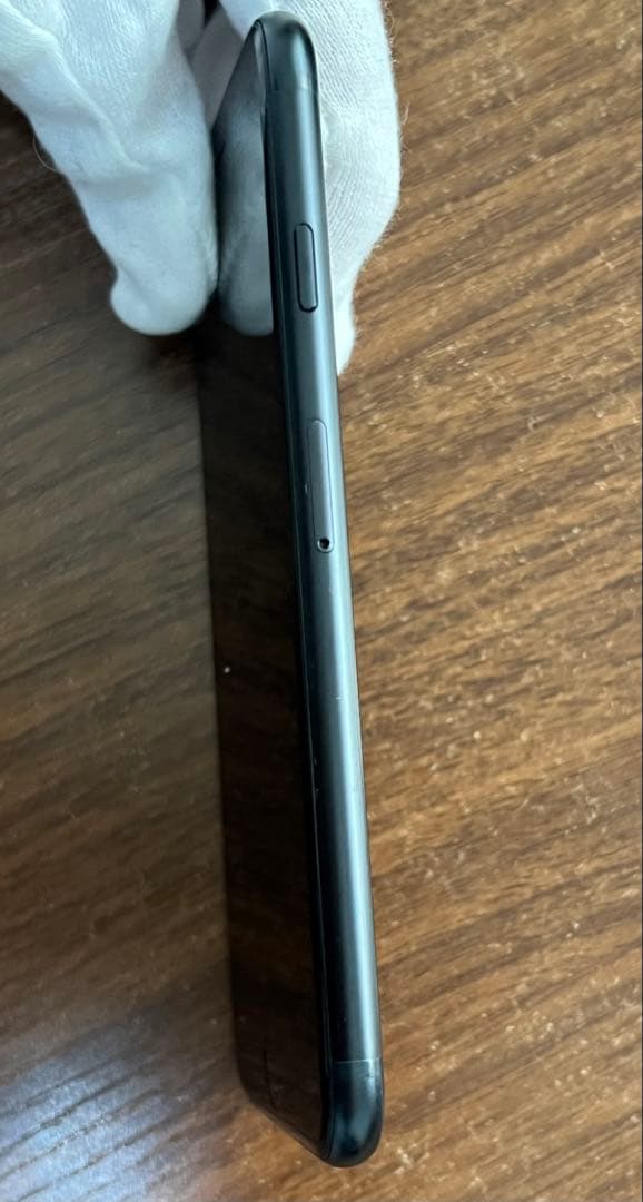 Apple iPhone SE ミッドナイト(ブラック)本体