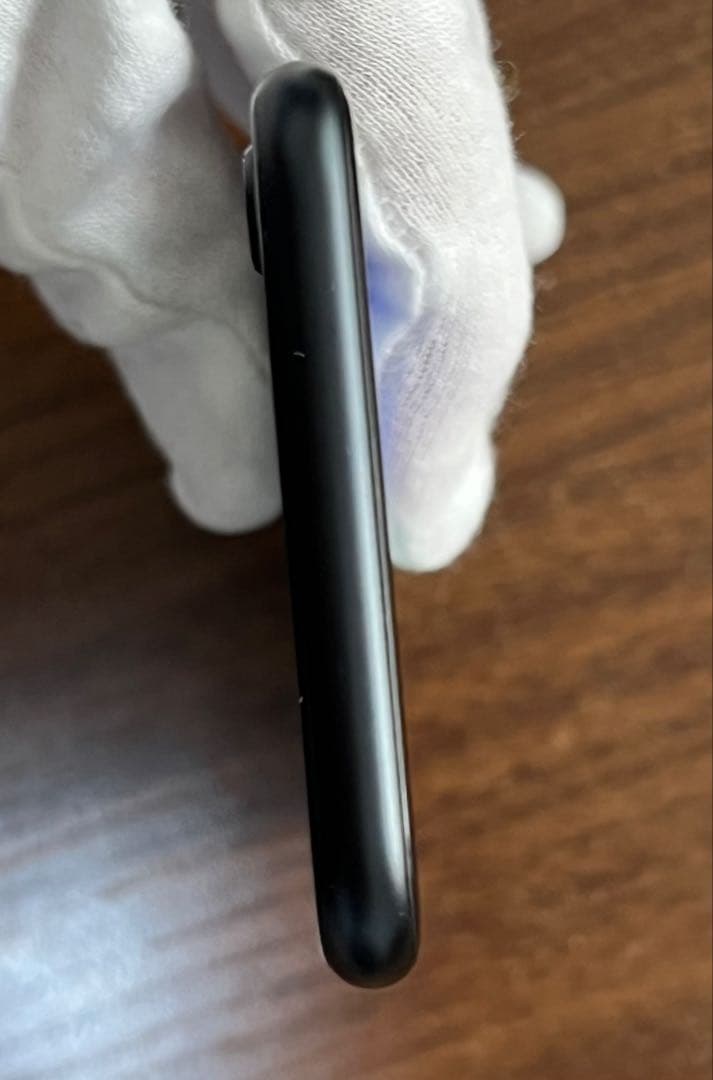 Apple iPhone SE ミッドナイト(ブラック)本体