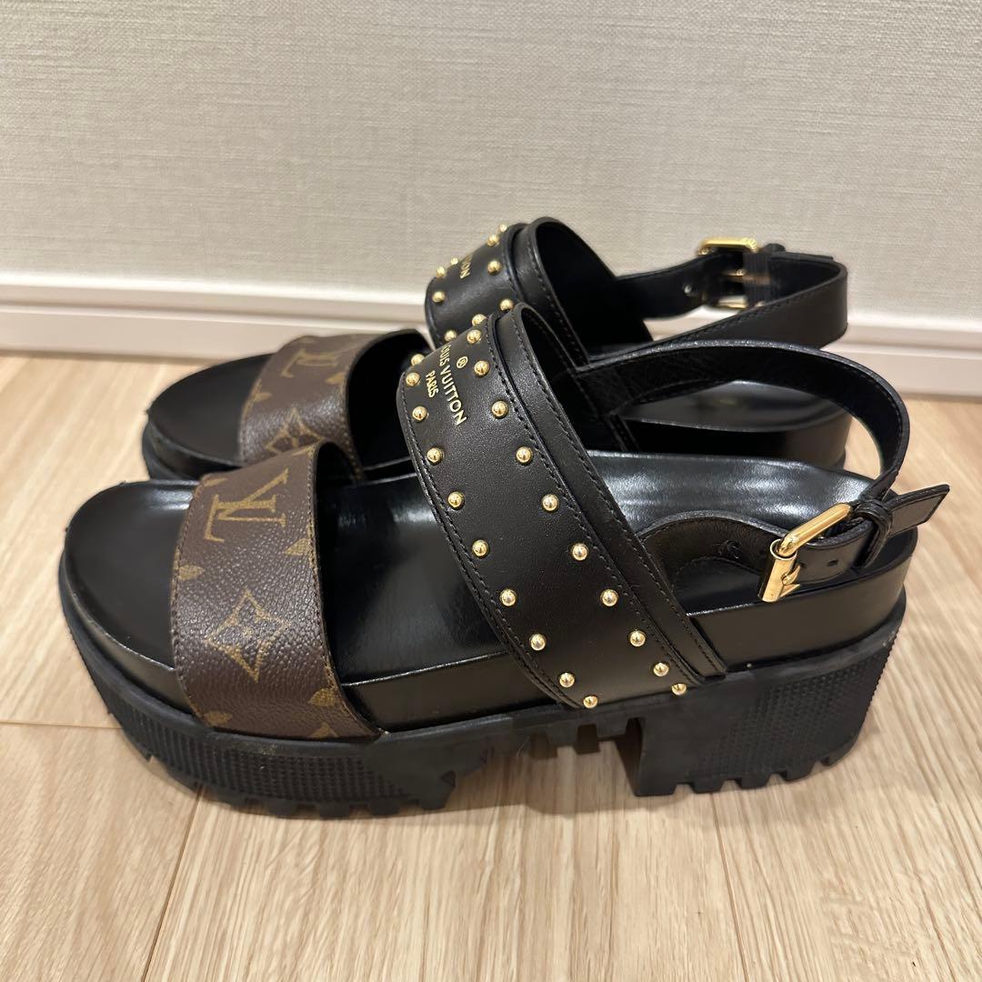 Louis Vuitton スタッズ付きサンダル