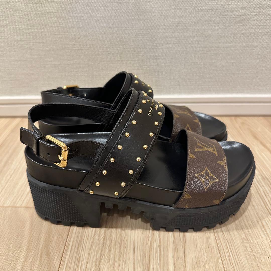 Louis Vuitton スタッズ付きサンダル
