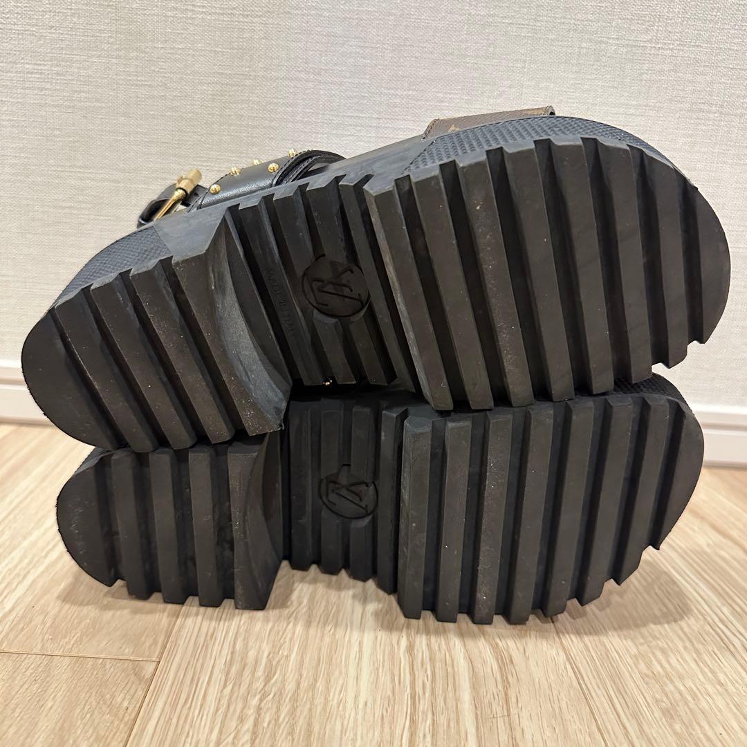 Louis Vuitton スタッズ付きサンダル