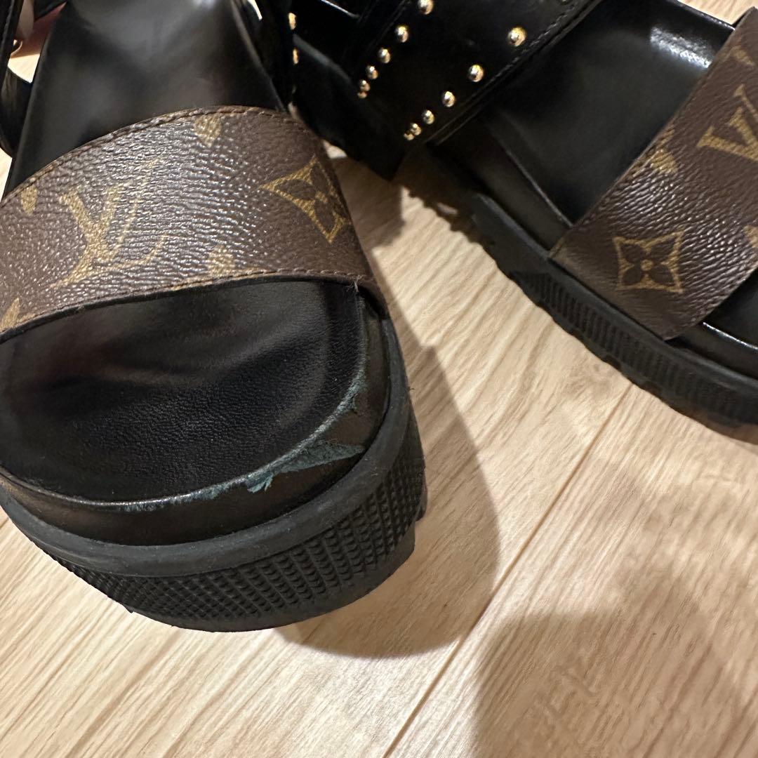 Louis Vuitton スタッズ付きサンダル