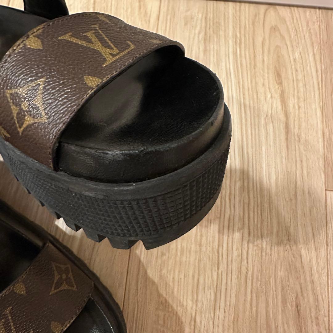 Louis Vuitton スタッズ付きサンダル