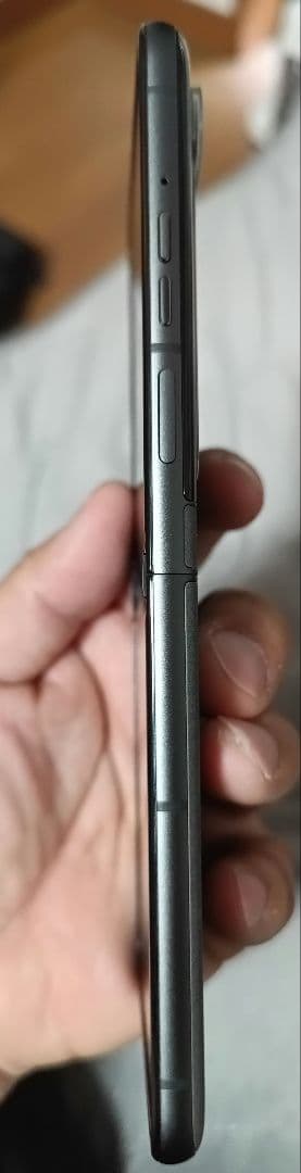 motorola razr 50S(コアラグレイ/ほぼ未使用)