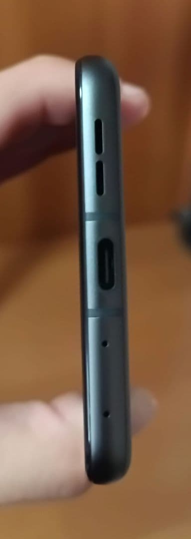 motorola razr 50S(コアラグレイ/ほぼ未使用)