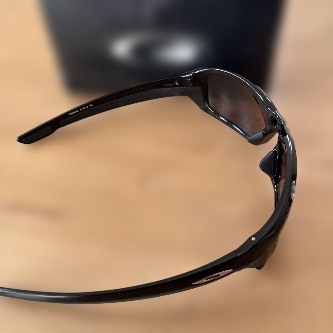 Oakley ブラック サングラスOO9336-04