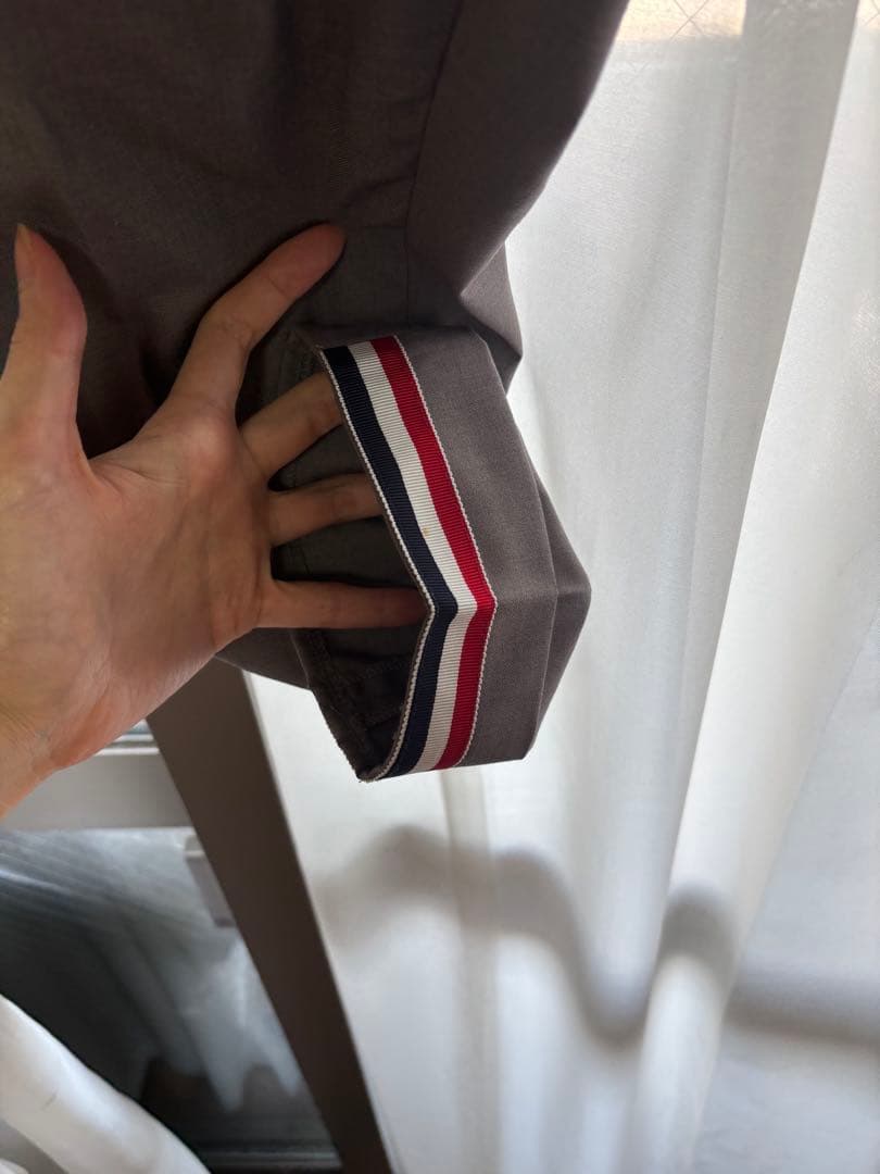 グレー ストライプ裾 スラックス