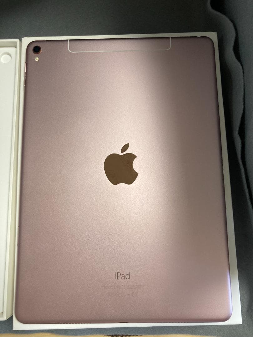 超美品　国内版　SIMフリー　iPad Pro 9.7インチ　128GB