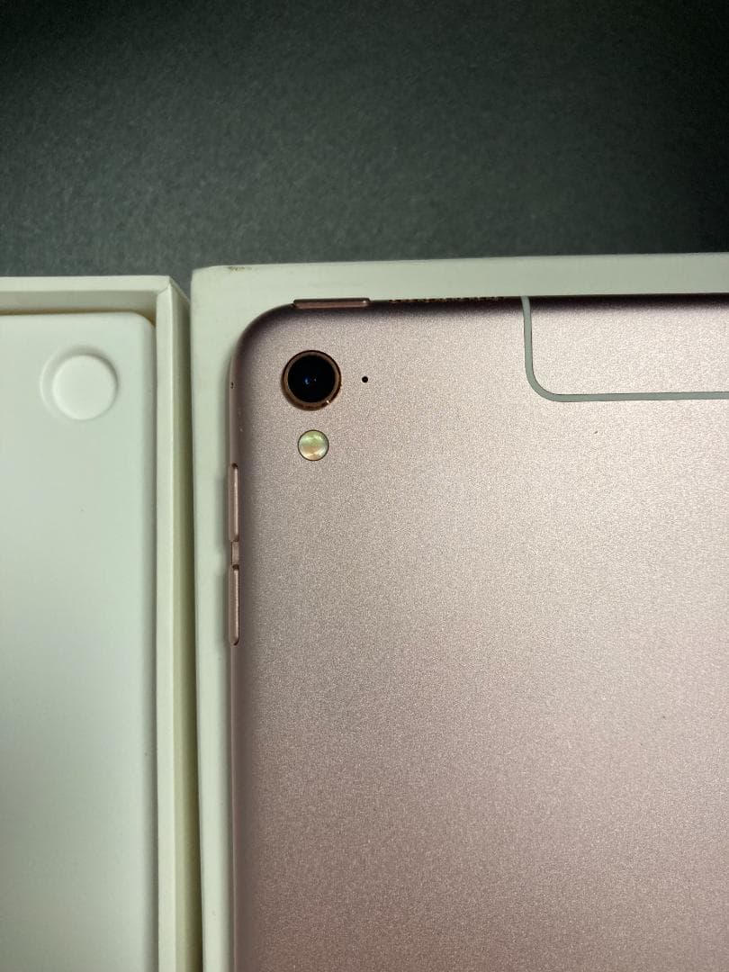 超美品　国内版　SIMフリー　iPad Pro 9.7インチ　128GB