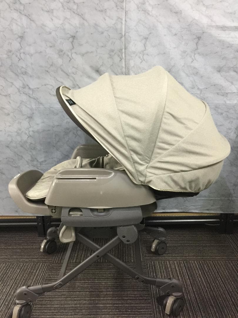 電動ハイローチェア★コンビ ネムリラ AUTO SWING BEDi