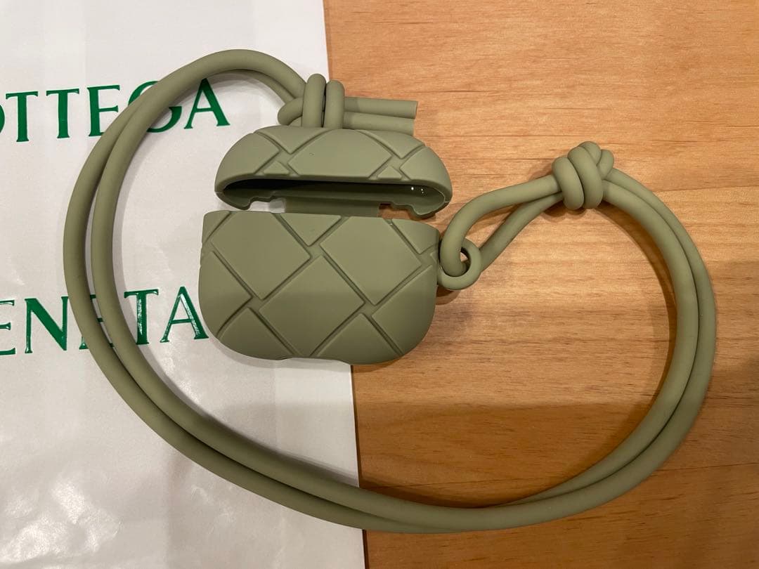BOTTEGA VENETA AirPods (第3世代) ケース