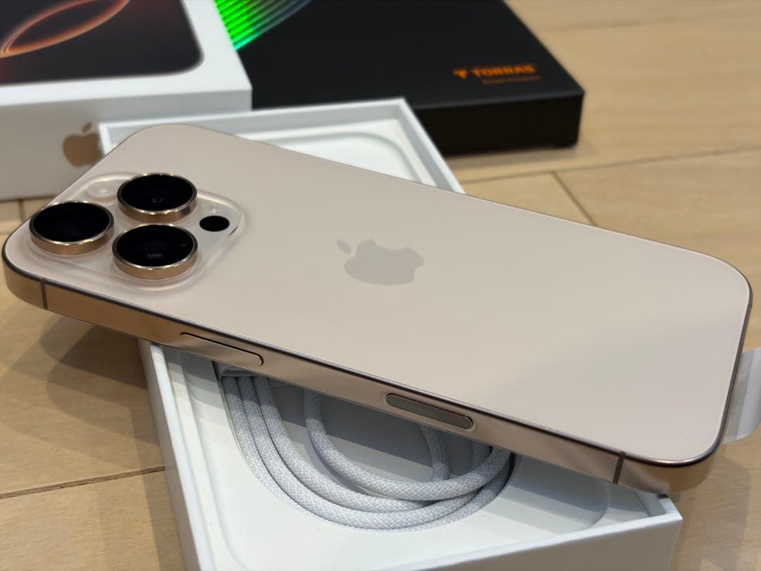 iPhone 16 Pro 256GB 海外版 デザートチタニウム iOS 18