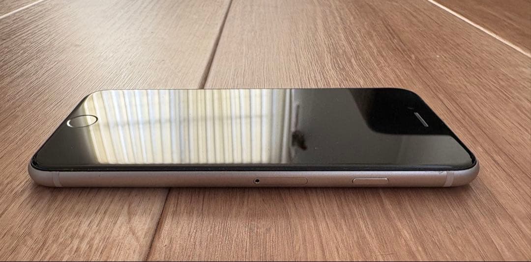 iPhone SE 第3世代 64GB スターライト SIMフリー 初期化済