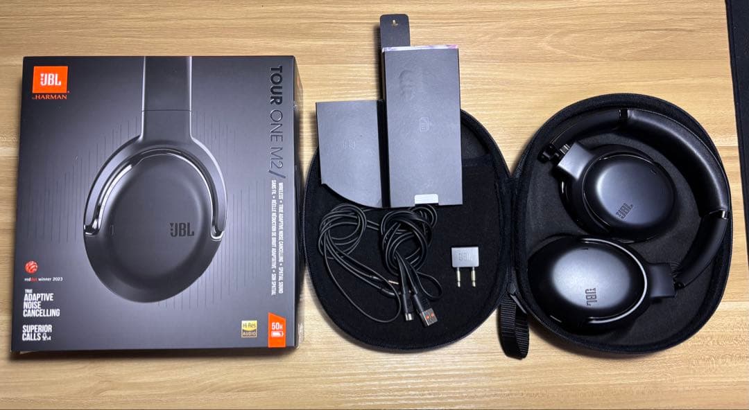 つ*こ様 ワイヤレスヘッドホン　JBL Tour One M2 ブラック