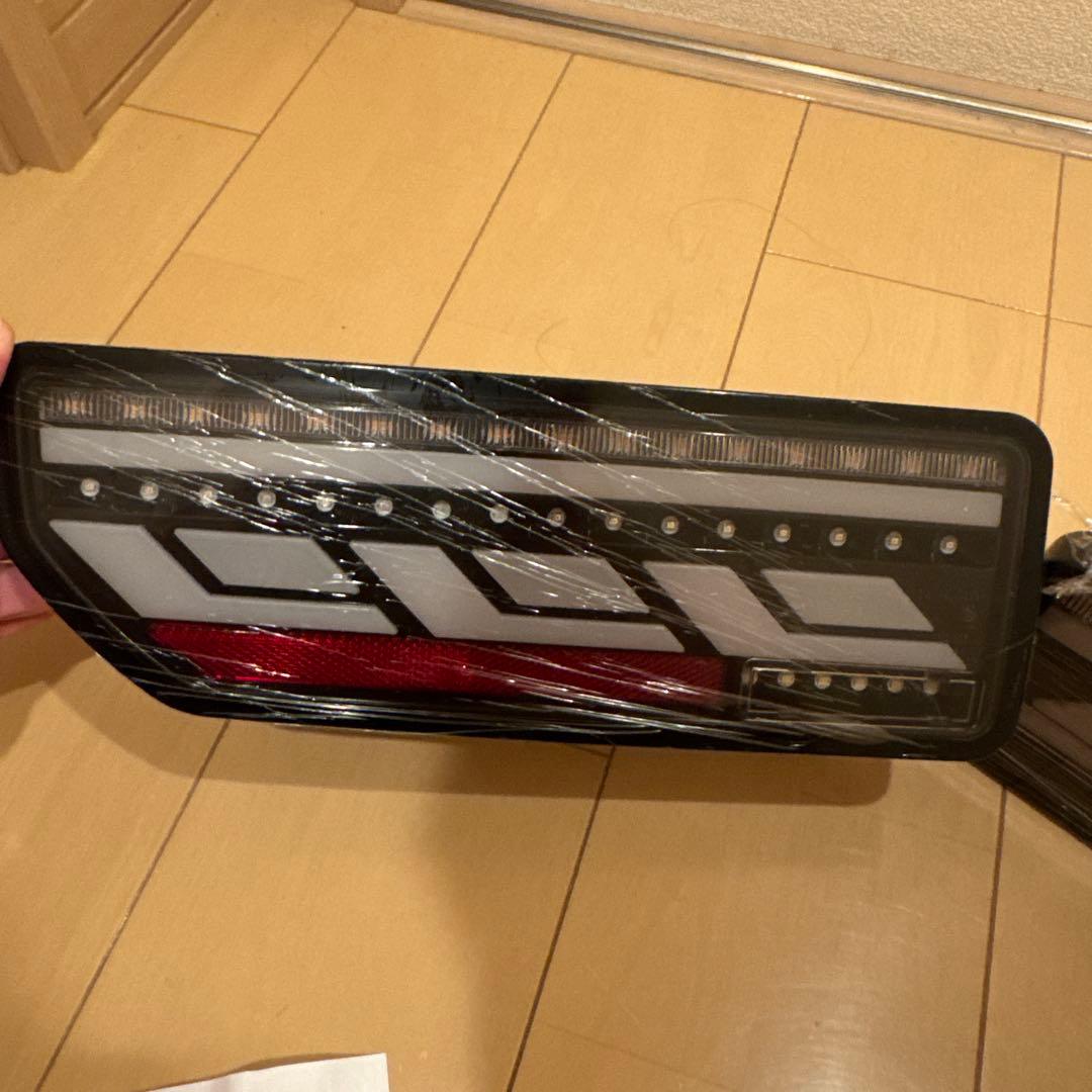 ジムニー　テールランプ