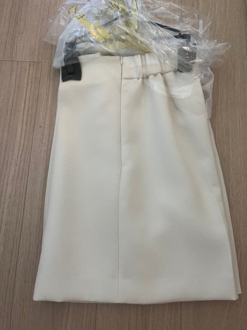 yori ショートパンツ　トリプルクロス　オフホワイト　38 美品