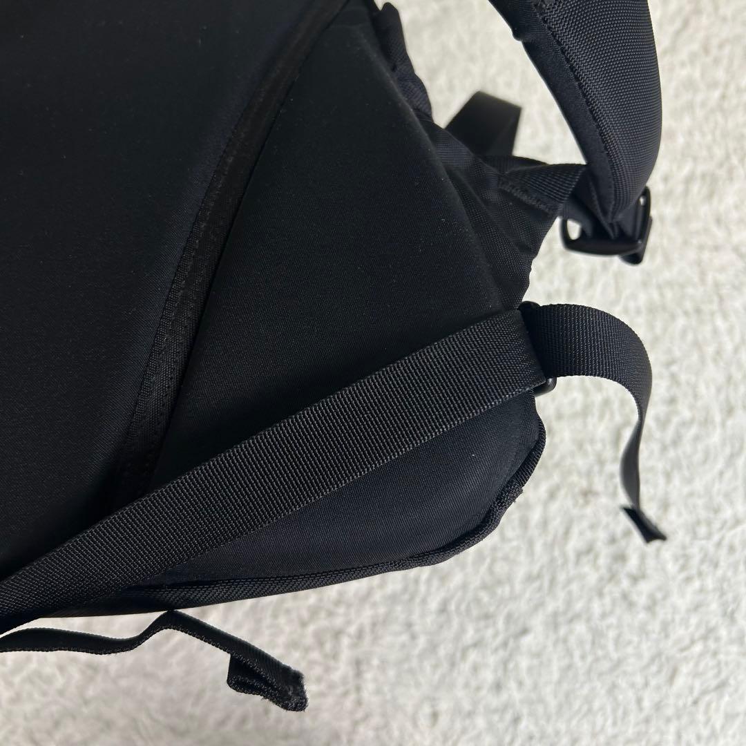 希少 アークテリクス Arro 22 Stealth Black 廃盤