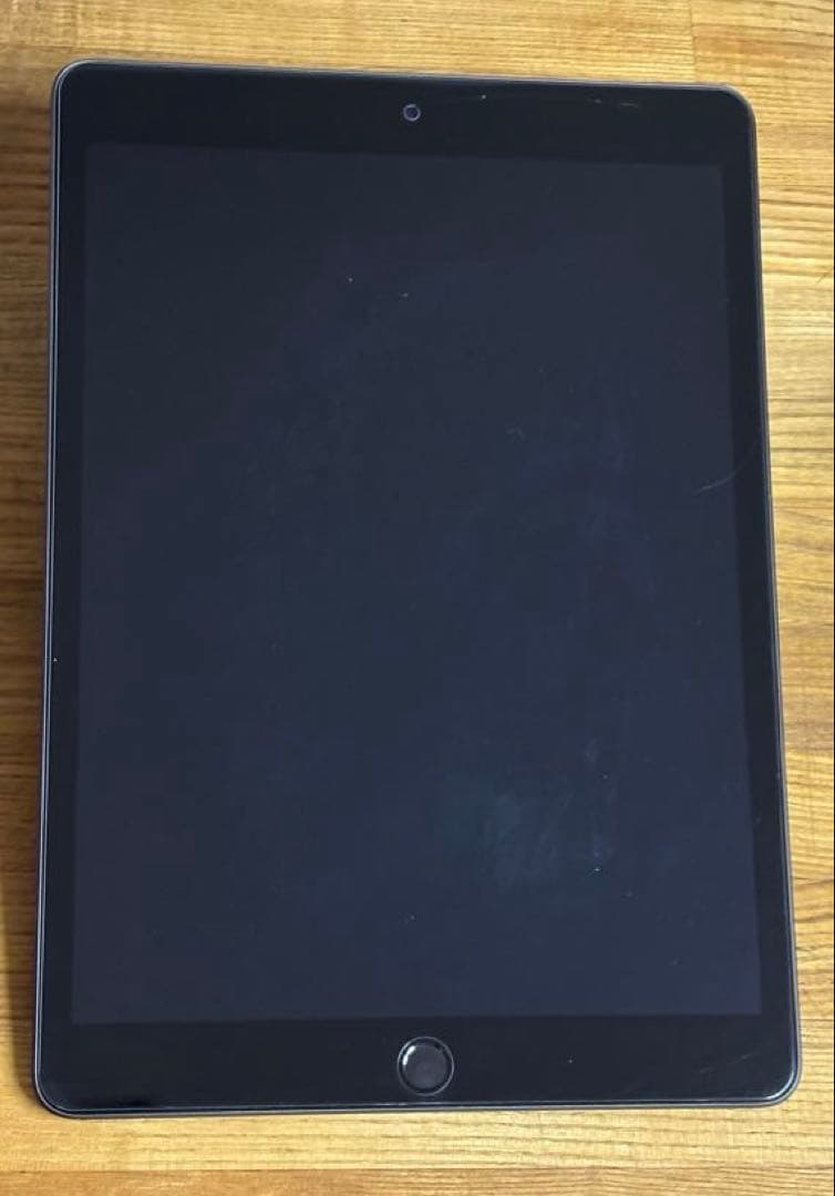 Apple iPad（第9世代 - 2021年製）本体のみ （画面に傷あり）