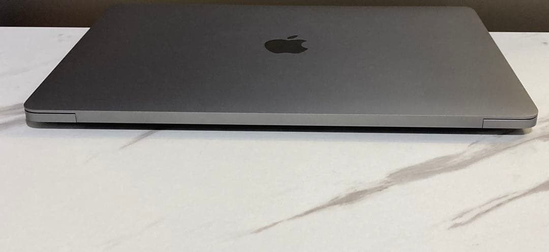 MacBook本体 MacBook Pro 13 TouchBar i5 8GB 512GB2020