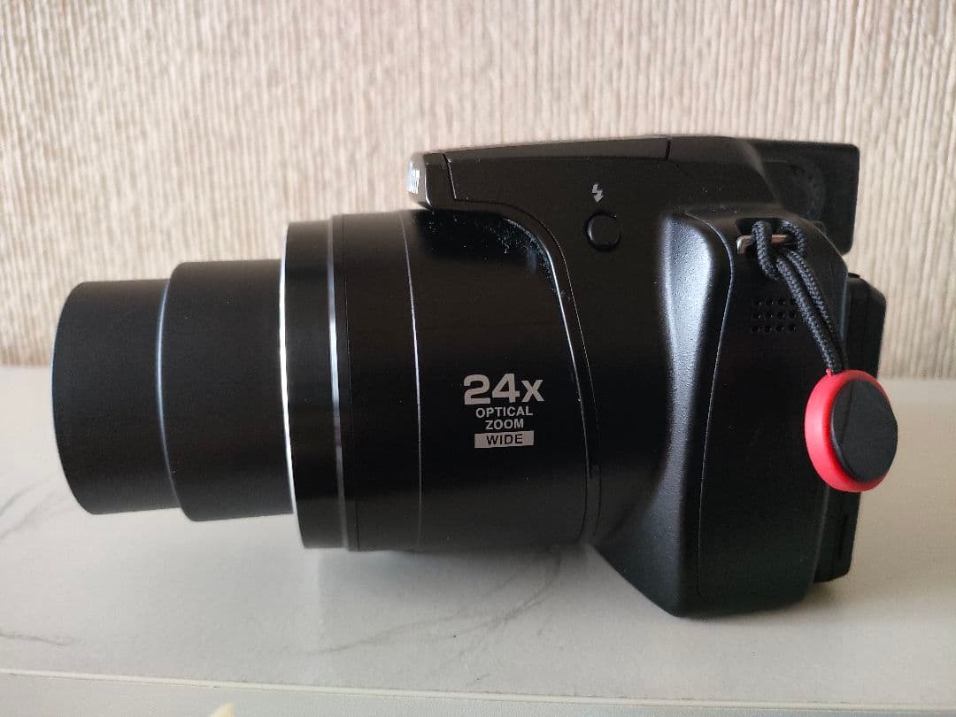 NIKONデジタルカメラ ネオ一眼カメラです